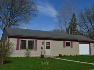 320 Hitchcock St, Baraboo, WI 53913