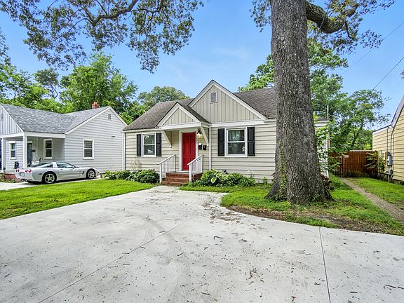 2nd image of 2605 Bapaume Ave #A
