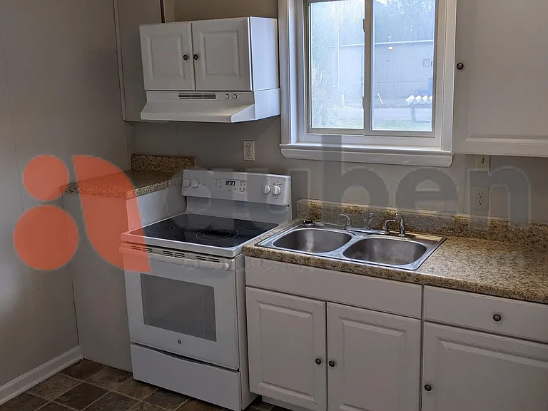 566 Julian Rd — Photo 4