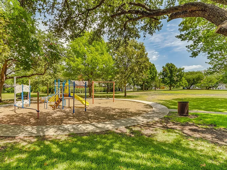 15725 Havenrock Cir — Photo 44