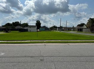 2401 Trio St, Chalmette, LA 70043