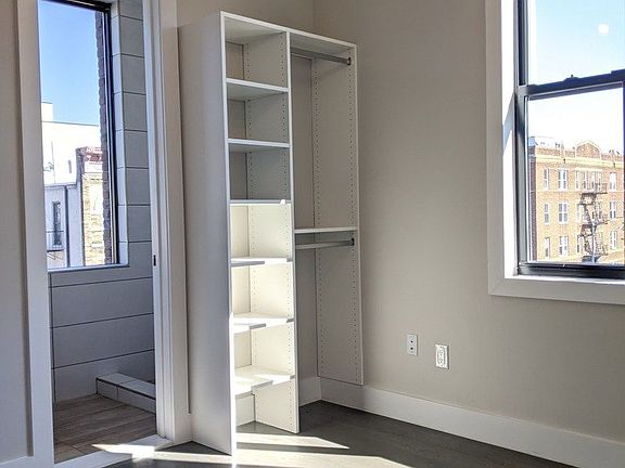 4th image of 358 Irving Ave #4G