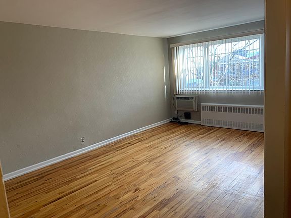 2nd image of 144 Bay 13th St #3