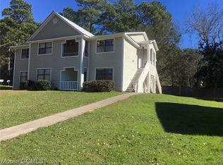 110 5th St APT B102, Daphne, AL 36526