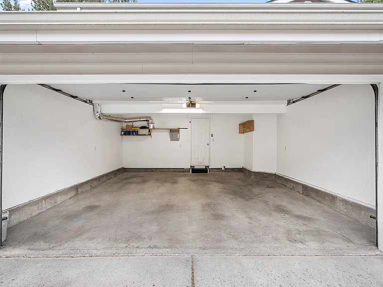 1801 NE Purcell Blvd #11 — Photo 2