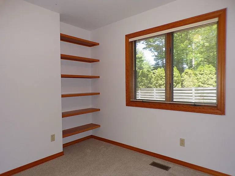 4015 Holiday North Ct — Photo 16