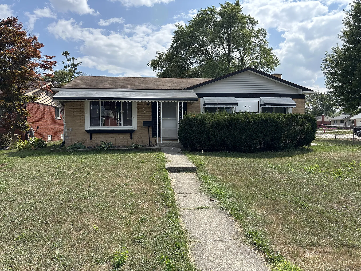 3 bed, 2308 sqft, $2,300 — Photo 1
