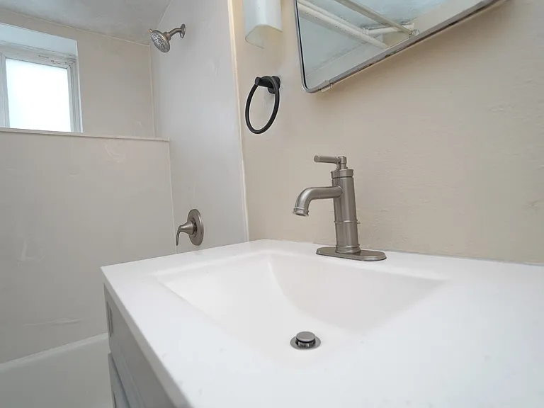 2506 W Woodlawn Ave #4 — Photo 8