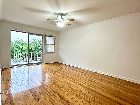 3rd image of 91 Vera St Floor 2