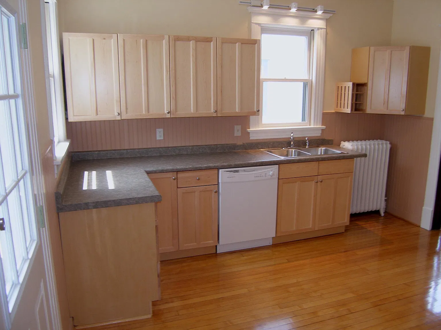 1486 Hague Ave — Photo 4
