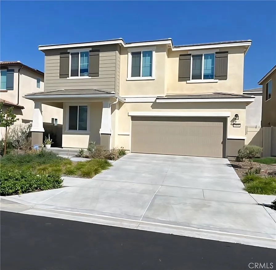 5 bed, 2415 sqft, $780 — Photo 1
