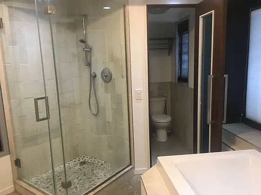 Rented by Hugawall Realty | media 25