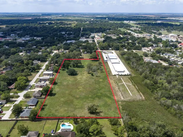 2401 4th St, Rosenberg, TX 77471