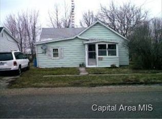 225 E Prairie St, Waverly, IL 62692