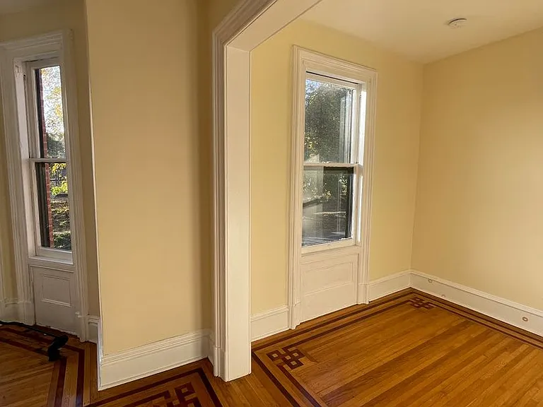 166 Montgomery St — Photo 10
