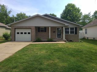 605 E Maple St, Boonville, IN 47601