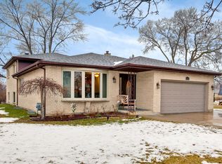 1300 Hallberg Ln, Park Ridge, IL 60068