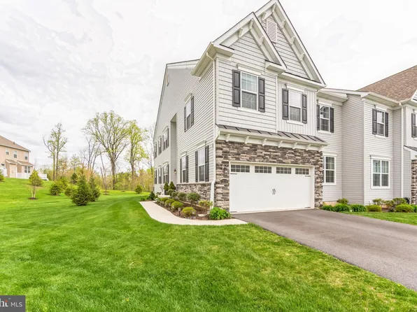 1014 Chamblee Ct, West Chester, PA 19380