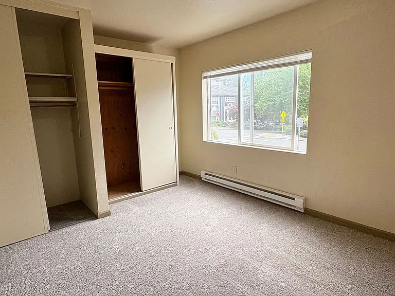 5502 15th Ave NE — Photo 6