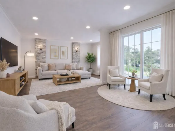 28 Rothwell Dr, Monroe Township, NJ 08831