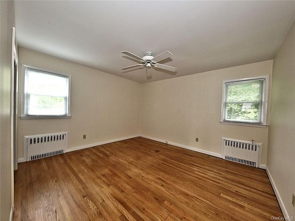 3rd image of 1217 Stoneybrook Ave