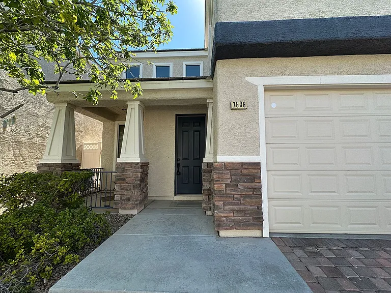 7536 French Springs St — Photo 2