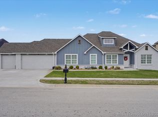 18977 E Ridgeline Rd, Catoosa, OK 74015