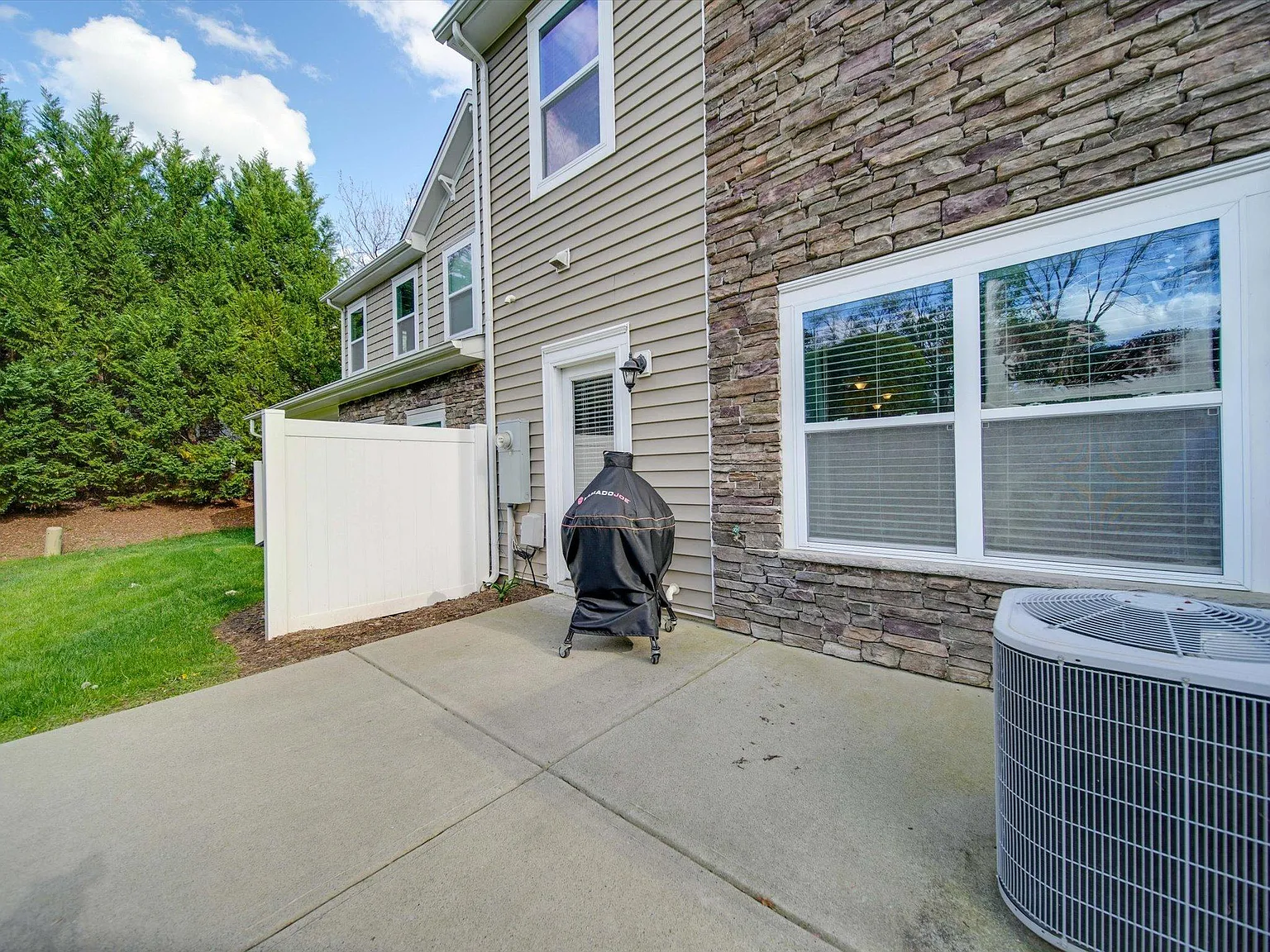 5657 Tipperlinn Way — Photo 3