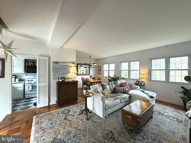 3623 Greenway Pl — Photo 3