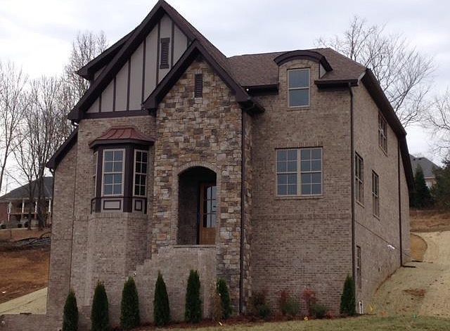 Basement Home Walking distance to the lake