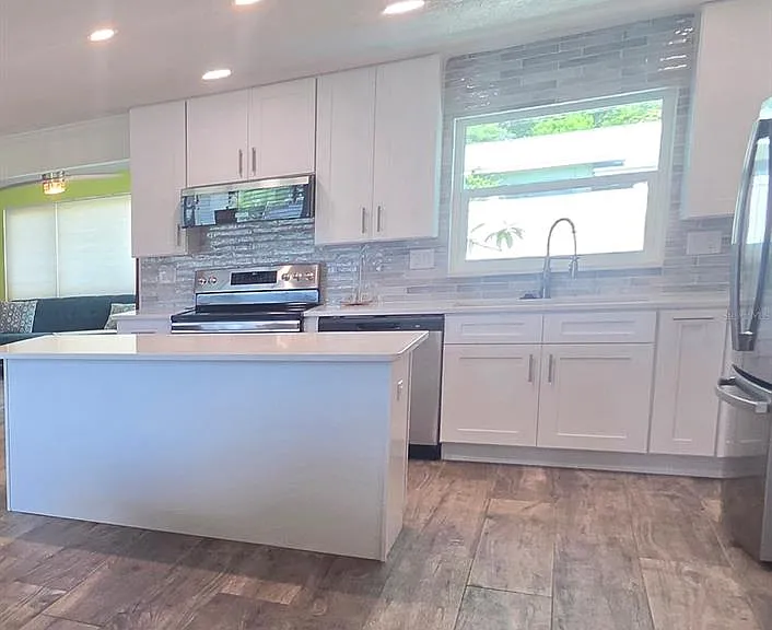1435 Santa Clara Dr — Photo 3