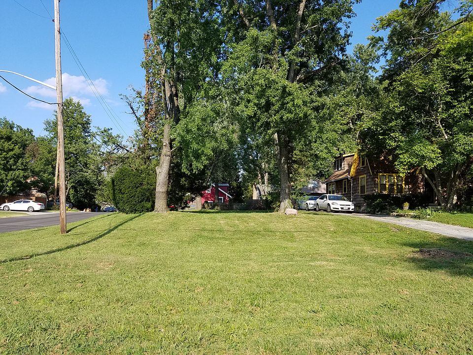 Winner Rd facing East