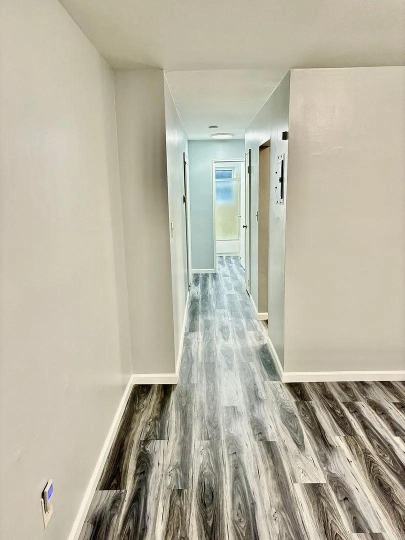 1 bedroom Condo for Rent — Photo 2