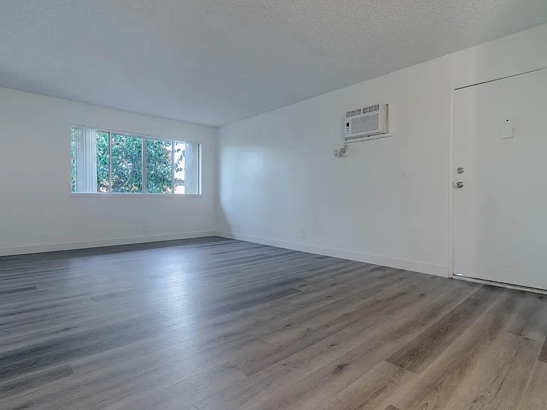Riverstone Apartments — Photo 10