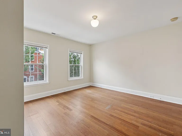1814 E Pratt St — Photo 18