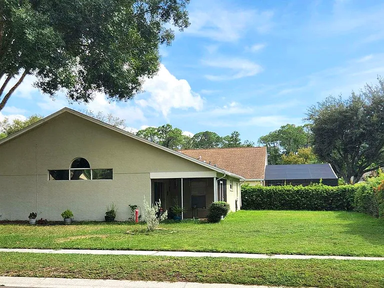 1186 Mistwood Dr — Photo 3