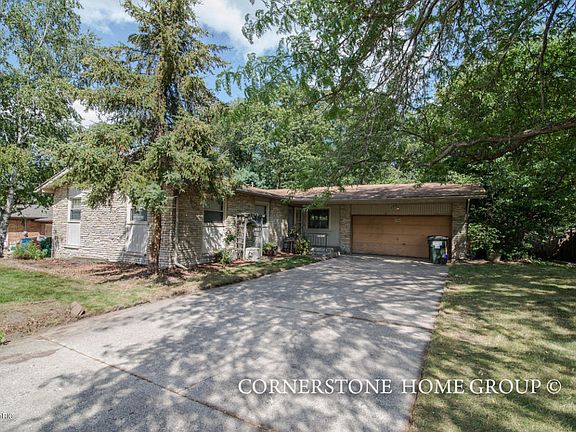 2nd image of 3984 Keeweenaw Dr NE