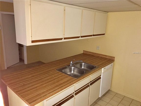 4th image of 5260 Cypress Ct #640