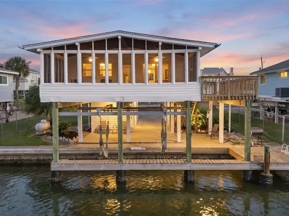 22118 Matagorda Dr, Galveston, TX 77554