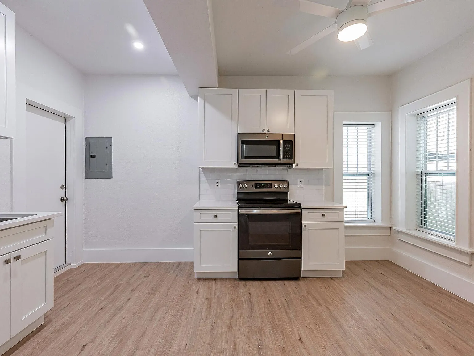 1 bed, $2,100 — Photo 3