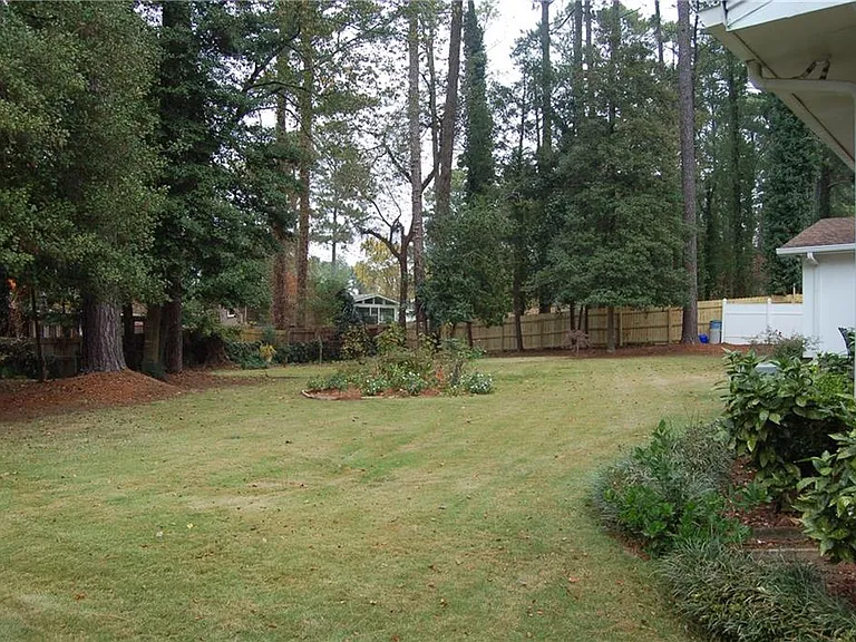 Blackhawk Dr — Photo 21