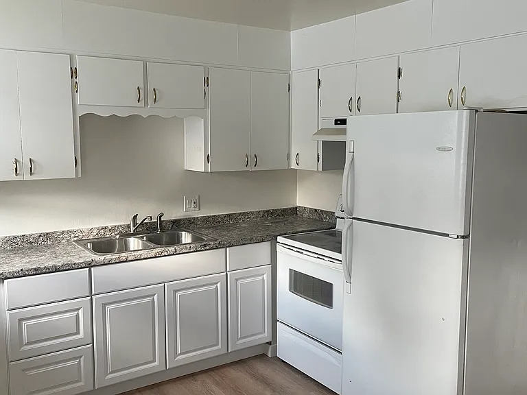 985 W Ida St #3 — Photo 5