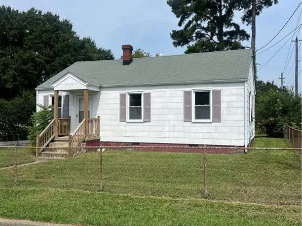 2701 Gordon St, Hopewell, VA 23860