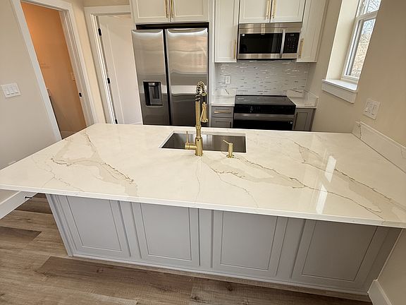 3rd image of 1016 Rhode Island Ave NE #6