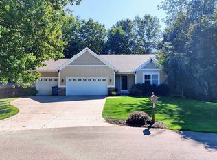 6400 Sambroek Ln, Saugatuck, MI
