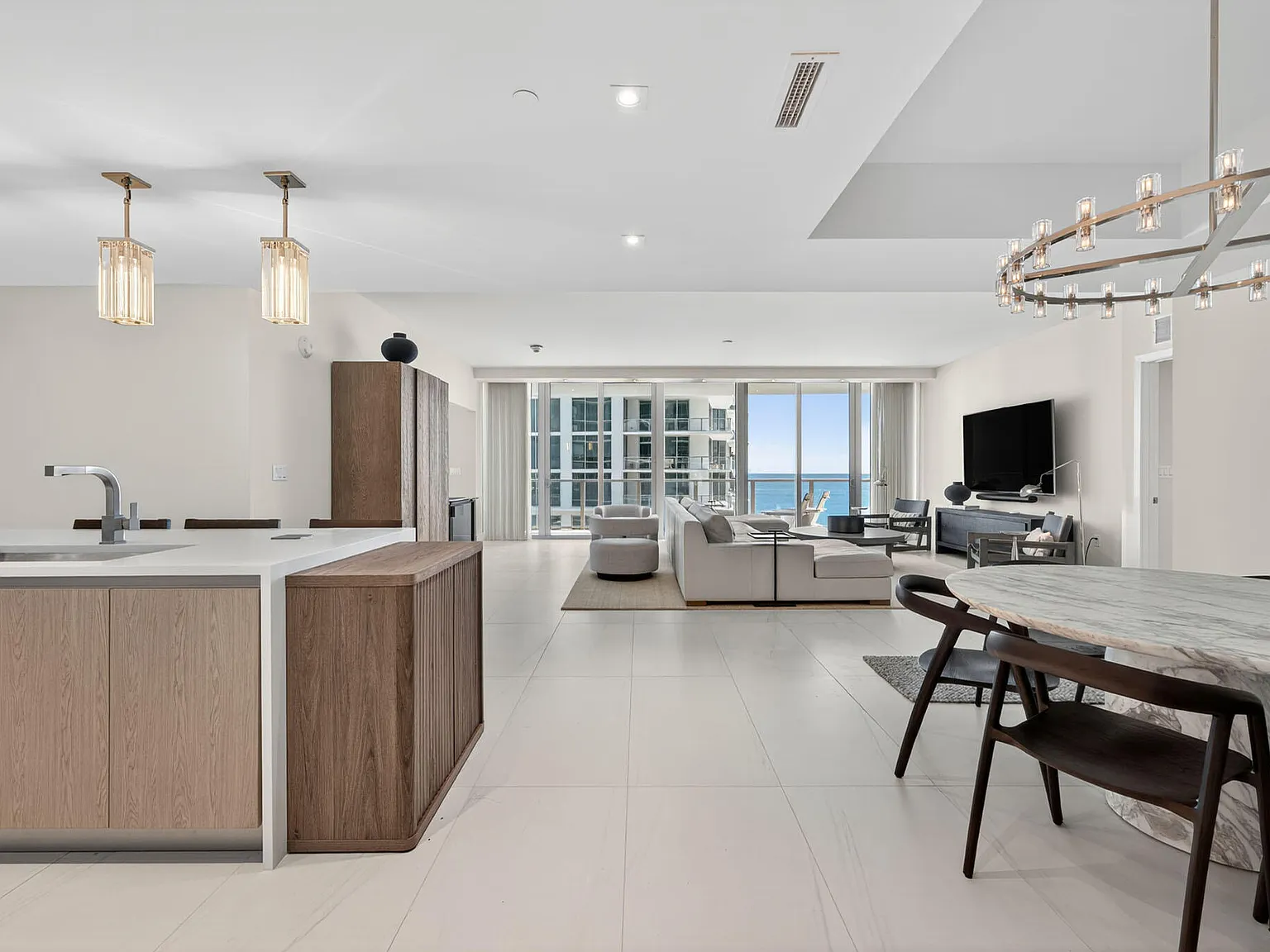 2 bed, 3.0 bath, 2098 sqft, $17,500 — Photo 3