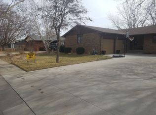 1718 Pawnee Rd, Garden City, KS 67846