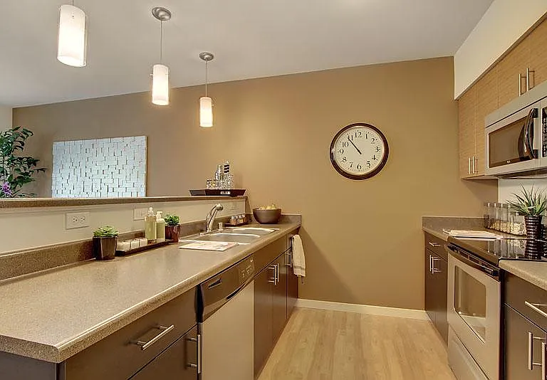 Compass Apartments — Photo 8