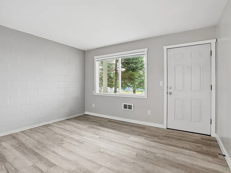 547 E Fairview Ave #555 — Photo 3