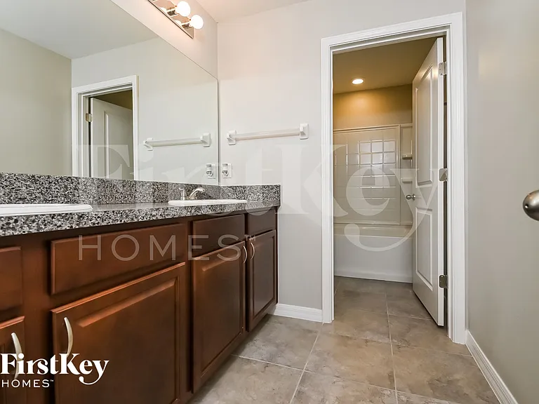14827 Crescent Rock Dr — Photo 10